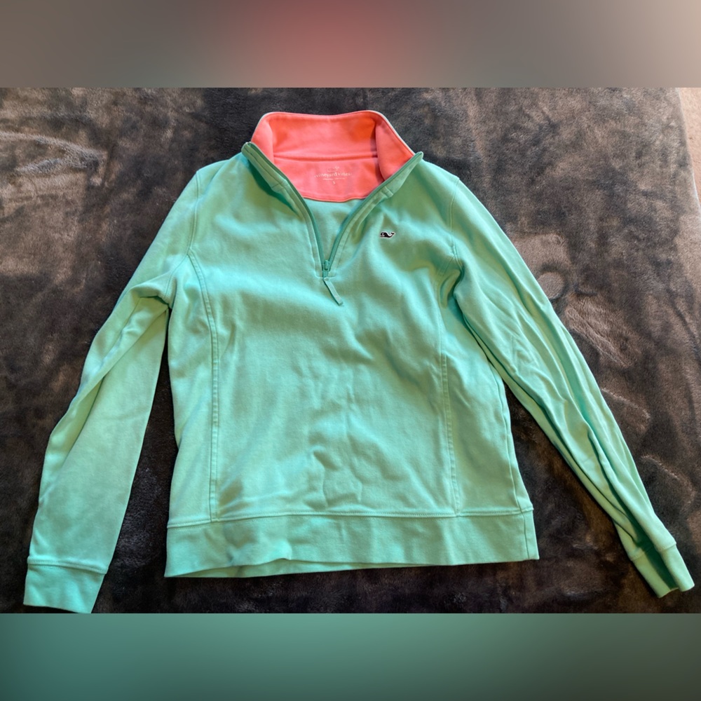 VINEYARD VINES pull over - size small
